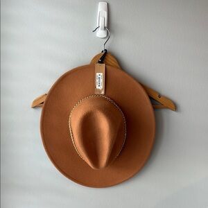 Steve Madden Tan Hat